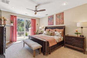 4 bedrooms, desk, iron/ironing board, free WiFi - Spacious 4-bedroom retreat with backyard oasis (Hilton Head Island)