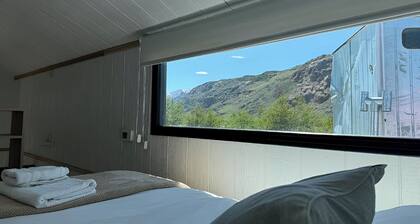 Comfortable and Practical Modern Eco Tinyhome for Couples in Main Street