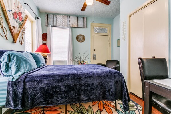1 habitación, wifi y ropa de cama