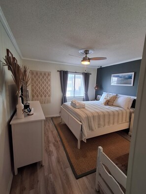 2 chambres, fer et planche à repasser, Wi-Fi, draps fournis