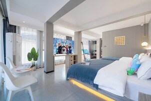 经济三人房 | 高档床上用品、羽绒被、记忆海绵床垫、隔音