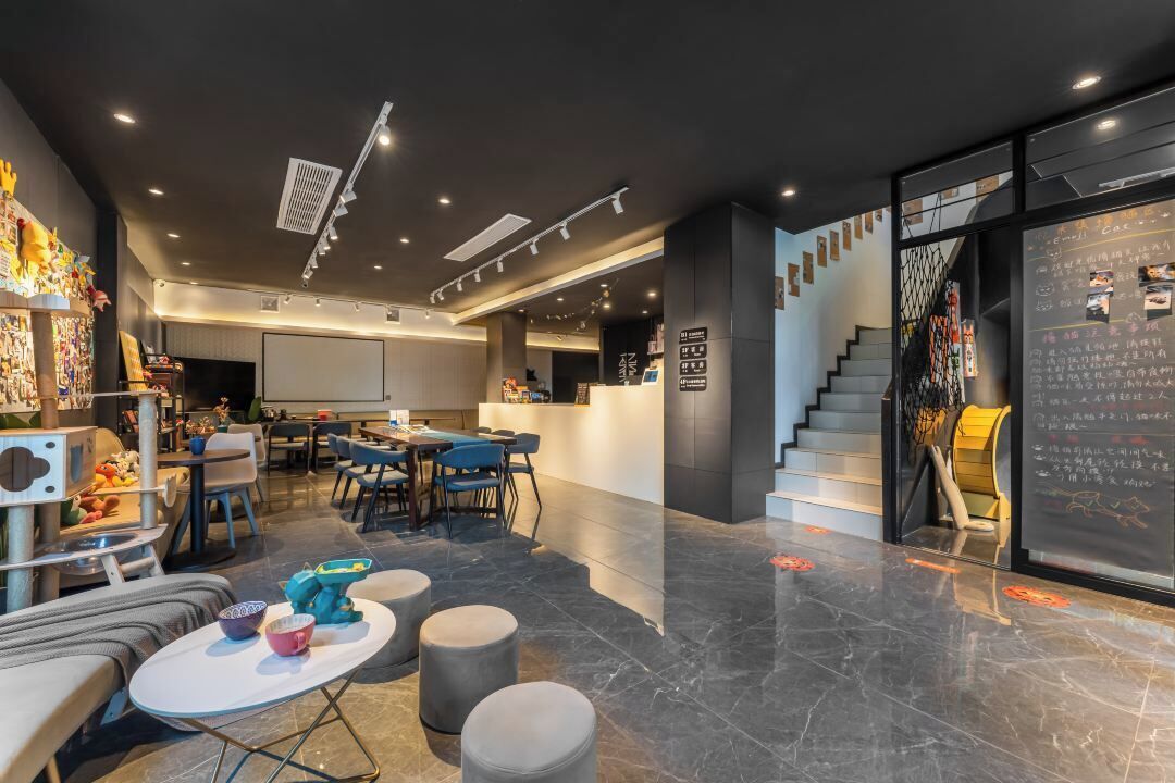 Área de estar no saguão