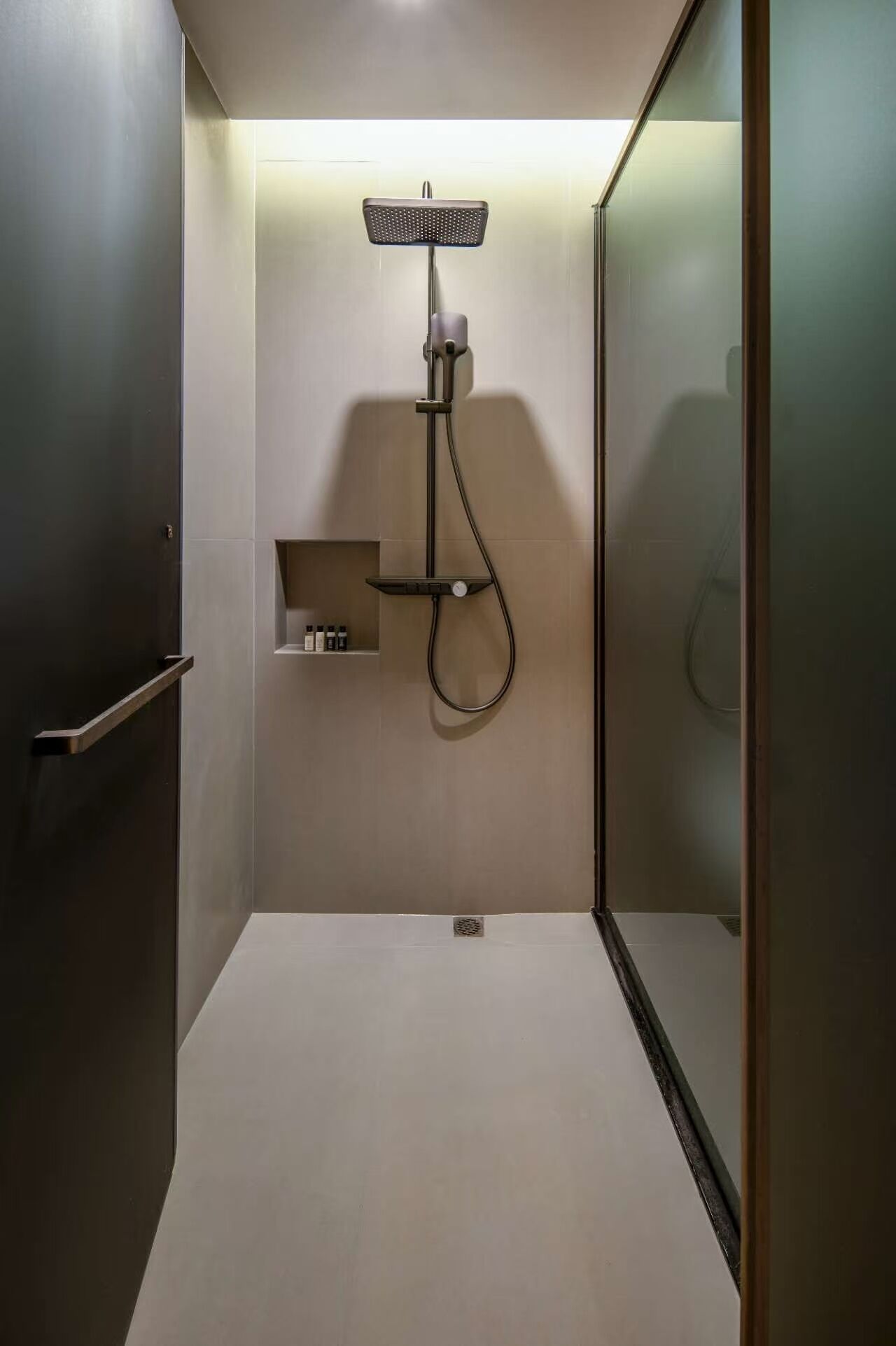 Shower, rainfall showerhead, eco-friendly toiletries, hair dryer