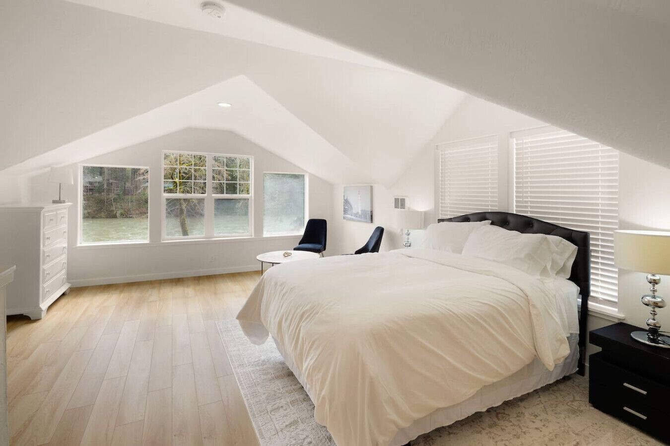 3 slaapkamers, reisbedje, wifi, beddengoed