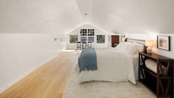 3 bedrooms, travel crib, WiFi, bed sheets