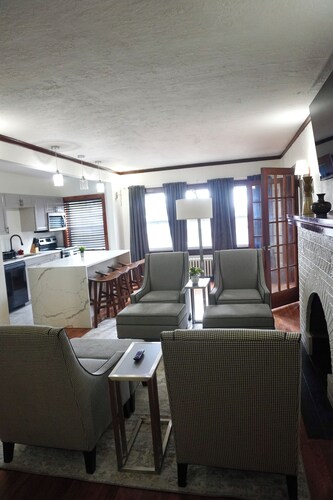 Cozy 2-bed 2 bath condo in  Dayton with WiFi, AC 3 min to downtown 6 min to UD