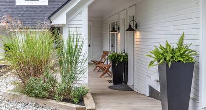 Renovated 1 bedroom Condo Amazing Central Location