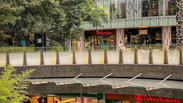 Shopping mall