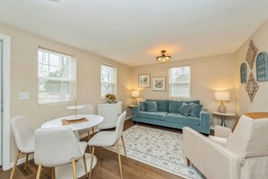 Living area - Charming Pell Lake Home, Close to Lake Geneva! (Genoa City)
