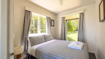 3 slaapkamers, een strijkplank/strijkijzer, wifi, beddengoed