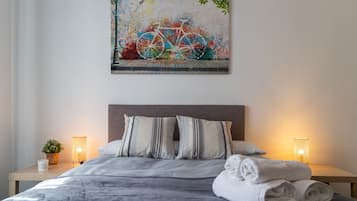 2 slaapkamers, een strijkplank/strijkijzer, gratis wifi, beddengoed