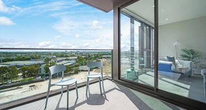 Chic 1-bedroom apartment with WiFi, fitness room in amazing Lidcombe