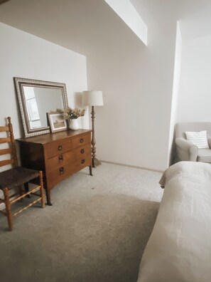Interior - Our Kin Guest Suite in heart of Salmon Arm. (Salmon Arm)