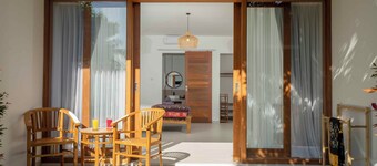 Zena Surf Suite