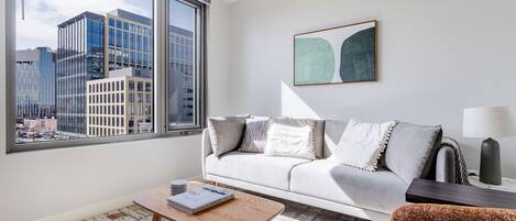 Télévision, chaîne hi-fi