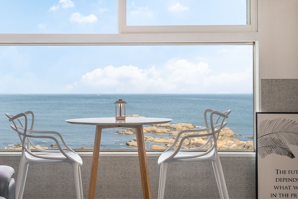 Basic Room, 2 Bedrooms (Suite Room 306 (Ocean View / BBQ)) | 1 bedroom, WiFi (free)