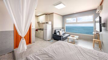 Eenvoudige kamer, 1 slaapkamer (Deluxe Room 301 (Ocean View / BBQ)) | 1 slaapkamer, gratis wifi
