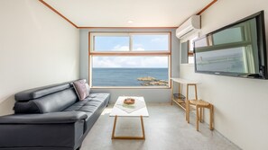 Eenvoudige kamer, 1 slaapkamer (Deluxe Room 201 (Ocean View / BBQ)) | 1 slaapkamer, gratis wifi