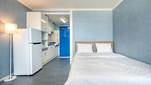 Basic Room, 1 Bedroom (Ocean View 202 (Upon Arrival /BBQ))