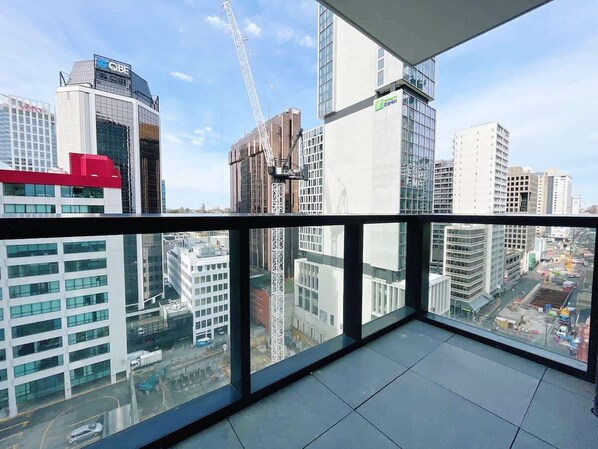 Property grounds - Romantic 2Bed & 2Bath - Near SkyTower & Harbour (Auckland)