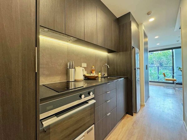 Fridge, microwave, oven, stovetop