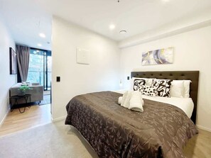 1 habitación, tabla de planchar con plancha, wifi y ropa de cama 