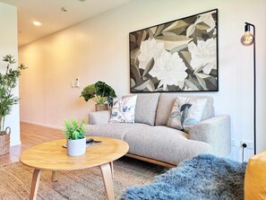 TV - Incredible Park & SkyTower View Free Parking & AC (Auckland)