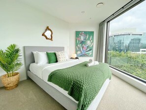 3 bedrooms, iron/ironing board, WiFi, bed sheets