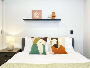 1 bedroom, iron/ironing board, WiFi, bed sheets - Perfect Central Living AC 1 Bed Vs Pool Gym Sauna Near Skytower (Auckland)