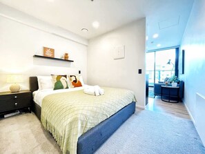 1 habitación, tabla de planchar con plancha, wifi y ropa de cama 