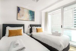 2 habitaciones, tabla de planchar con plancha, wifi y ropa de cama