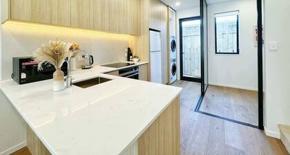 Garden Gem 2 BDR+1 Study Townhouse Near Ponsonby
