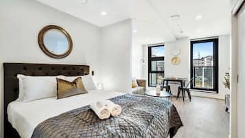 1 slaapkamer, een strijkplank/strijkijzer, wifi, beddengoed