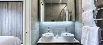 Tranquil Townhouse 2BR & 1 Study with Free Parking