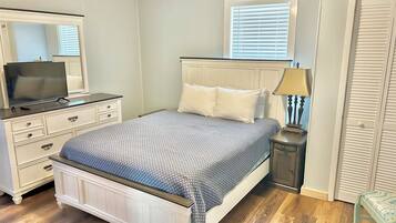 2 bedrooms, iron/ironing board, free WiFi, bed sheets