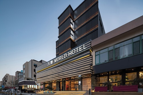 WorldHotel Quancheng Sqr Kuanholi Branch