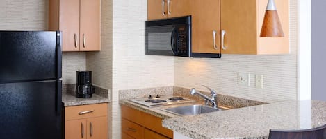 Fridge, microwave, stovetop, dishwasher
