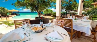 Luxurious & Charming 3BR VILLA Palmas Del Mar Pool/Jacuzzi/BBQ in lovely SosĂșa
