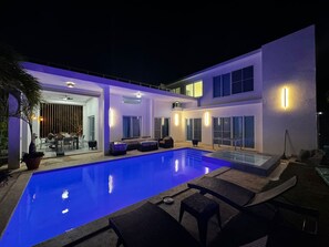 Udendørs pool