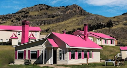 Charming, Complete and Spacious House with Mountain Views ideal for Groups