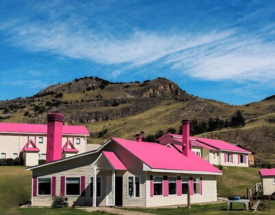 Charming, Complete and Spacious House with Mountain Views ideal for Groups