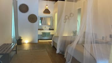 Family Bungalow, Lagoon View | In-room safe, free WiFi, bed sheets