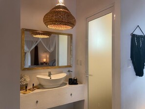 Deluxe-Bungalow, Blick auf die Lagune | Badezimmer