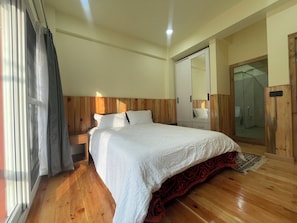 4 bedrooms, WiFi, bed sheets