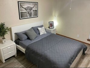 2 bedrooms, desk, iron/ironing board, WiFi - Great townhome in the Medical Center San Antonio (San Antonio)