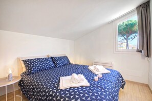 1 chambre, fer et planche à repasser, Wi-Fi gratuit, draps fournis