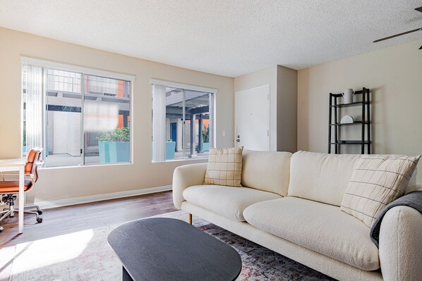 Télévision, chaîne hi-fi