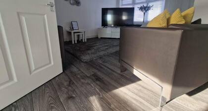 Cozy Shotts House with 2 Bedrooms