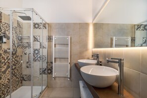 Douche, bidet