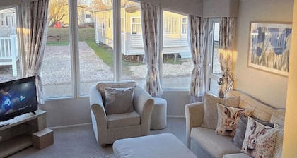 Lush Family friendly holiday home Tattershall
